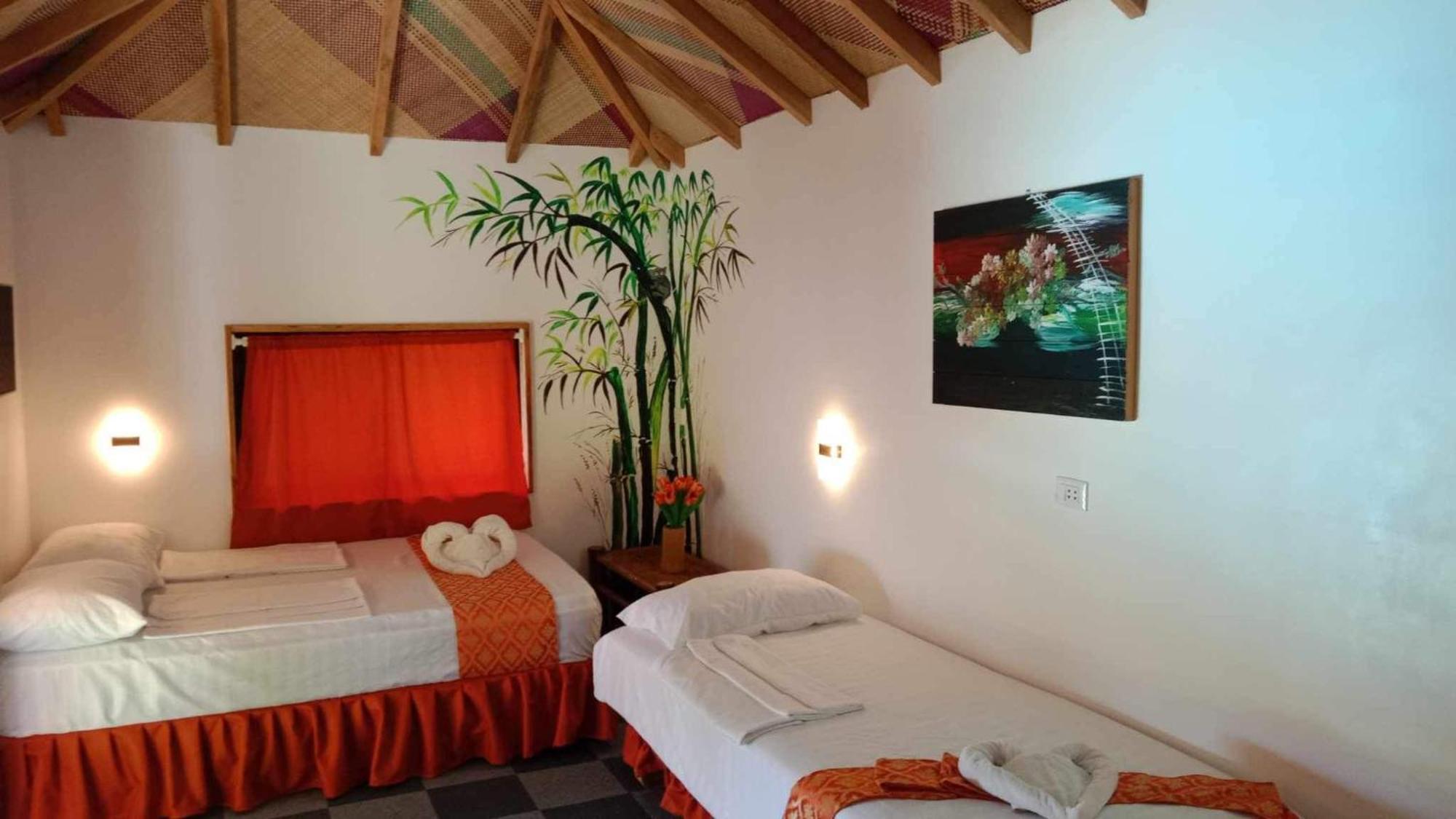 Cuestas Beach Resort And Restaurant 巴迪安 外观 照片