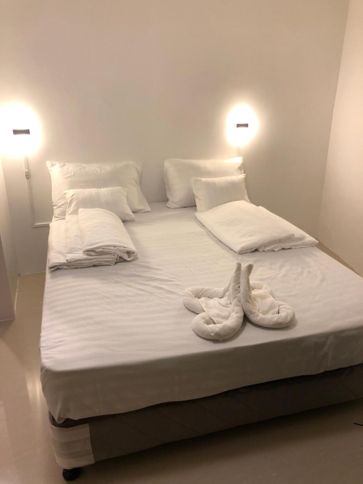 Cuestas Beach Resort And Restaurant 巴迪安 外观 照片