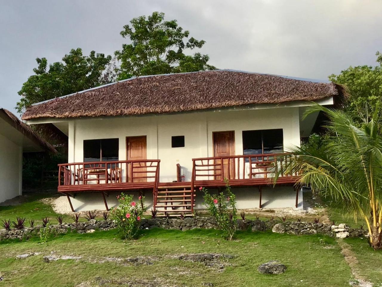 Cuestas Beach Resort And Restaurant 巴迪安 外观 照片